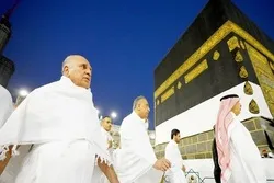 Waziri Mkuu wa Iraq atekeleza Hija ndogo ya Umrah akiwa ziarani Saudia