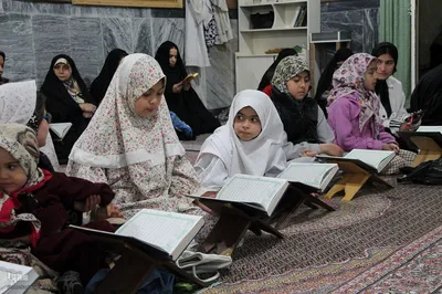 محفل انس با قرآن کریم در مسجد چهارده معصوم علیهم السلام ازناو ملایر
