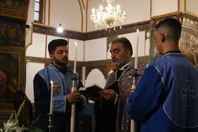 مراسم تشییع پیکر شهید مسیحی جنگ رمضان در اصفهان
