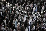 اقامه نماز عید فطر در حرم مطهر رضوی‎
