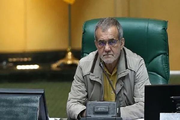 ایران در برابر تهدید‌های آمریکا سر خم نمی‌کند