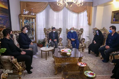 دیدار علیرضا زالی و پرویز فتاح با خانواده دو شهید مدافع سلامت‎