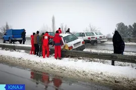 امدادرسانی به مسافران گرفتار برف و کولاک در آذربایجان غربی