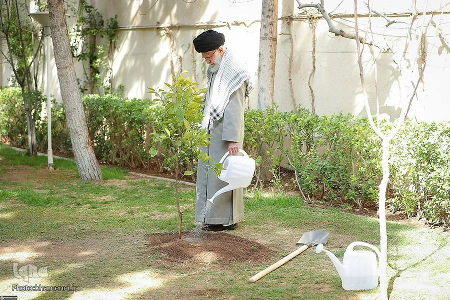 Ayatollah Khamenei Plants Saplings to Mark National Tree Planting Day