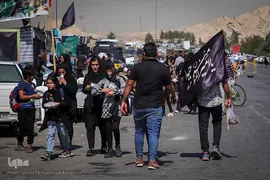 زائران پیاده حرم مطهر امام رضا (ع)