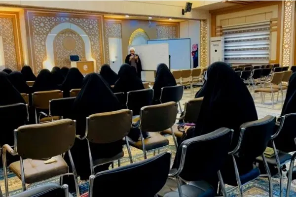 آموزش تخصصی احکام وقف و ابتدا به بانوان در آستان مقدس عباسی