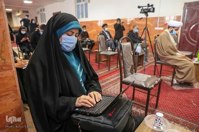 نشست خبری حجت‌الاسلام والمسلمین حدائق مدیر حوزه علمیه منصوریه با خبرنگاران‎ - شیراز
