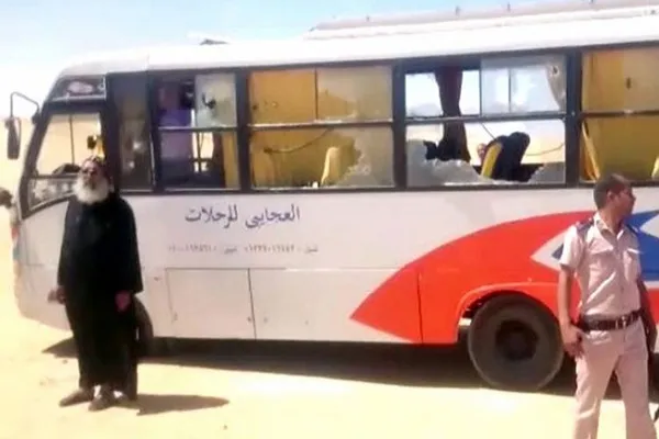 Mısır’da Kıpti Hristiyan hacıları taşıyan bir otobüse silahlı saldırı