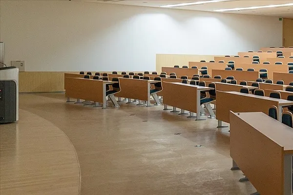Hindistan'da Müslüman öğrenciye 