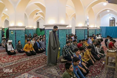 اعتکاف دانش آموزی در مسجد جامع یزد‎