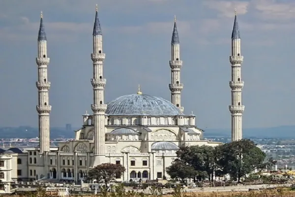 مسجد «نظامیه» در آفریقای جنوبی از آموزش اسلامی تا خدمات درمانی + فيلم