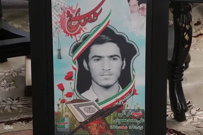 کرسی تلاوت قرآن کریم در منزل شهید محمودی به همراه رونمایی از کتاب باران نور درملایر‎
