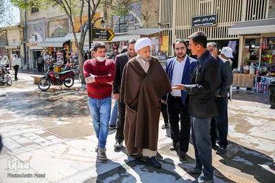 امام جمعه شيراز پای درد و دل کسبه و بازاریان