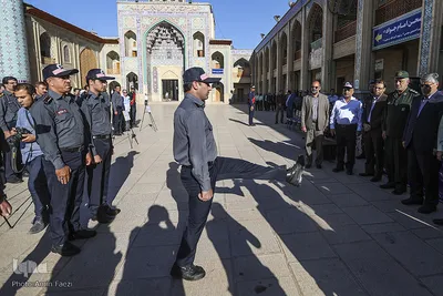 صبحگاه مشترک آتش‌نشانان شيراز در حرم شاهچراغ(ع)