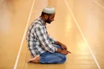 মসজিদে একজন মুসল্লি


