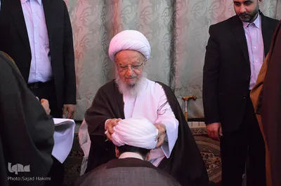 عمامه گذاری طلاب با حضور آیت الله العظمی مکارم شیرازی