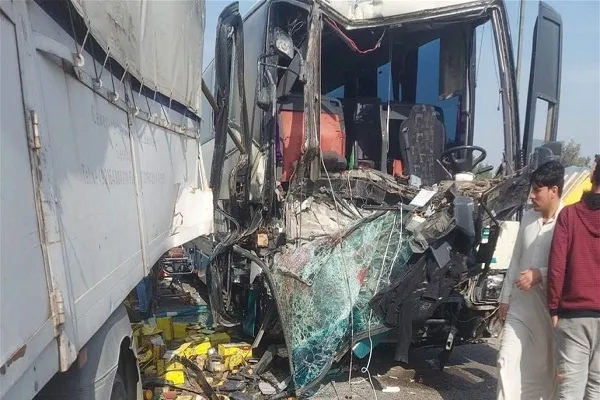 تصادف اتوبوس زائران ایرانی در نجف 19 مصدوم برجای گذاشت