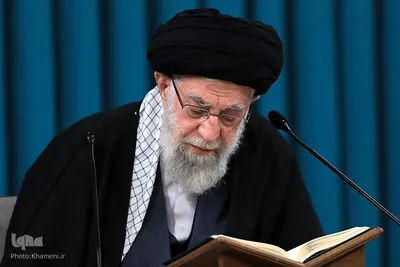 محفل نورانی انس با قرآن کریم با حضور حضرت آیت‌الله العظمی خامنه‌ای، رهبر انقلاب اسلامی