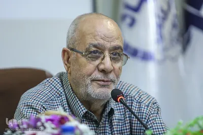مراسم رونمایی از کتاب نسیم قدسی در تفسیر قرآن