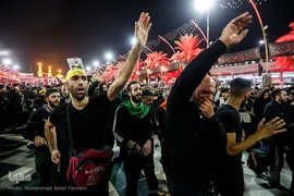 عرض ارادت دسته‌های عزاداری موکب‌ها در شب اربعین