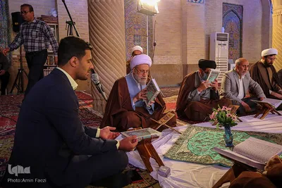 محفل انس با قرآن کریم در مسجد نصیرالملک‎‎