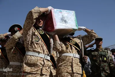 وداع شیرازی ها با محیط بانان شهید در حرم شاهچراغ(ع)‎‎