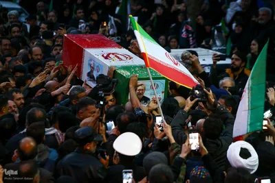 مراسم تشییع پیکر شهدا از میدان انقلاب