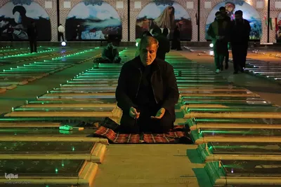 مراسم شب قدر در گلزار شهدای وادی رحمت تبریز