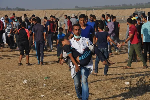 Muere un menor palestino por un disparo en la cabeza de soldados israelíes en Cisjordania