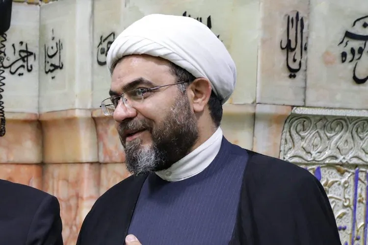 اراده انقلابی و اقدام جهادی راهکار برون رفت از مشکلات هستند