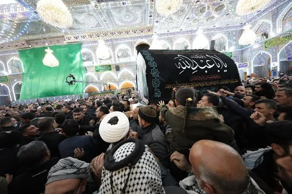 تشييع مهيب لجثمان المرجع كلبايكاني في صحن الإمام الحسين (ع) بكربلاء