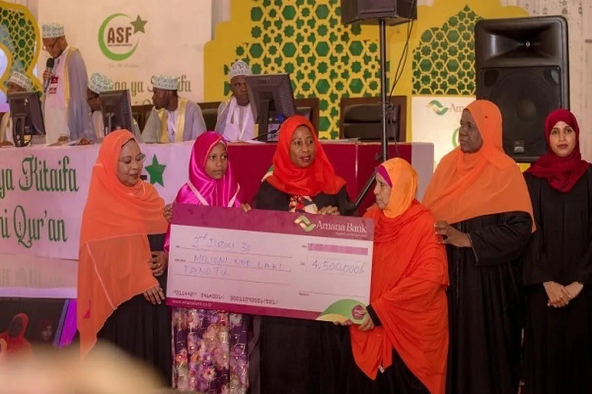 Rais Samia wa Tanzania awatunuku zawadi washindi mashindano ya Qur'ani