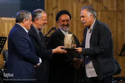 تقدیر از علیرضا شجاع‌نوری، بازیگر در مراسم اختتامیه آیین ملی «چله عشق»