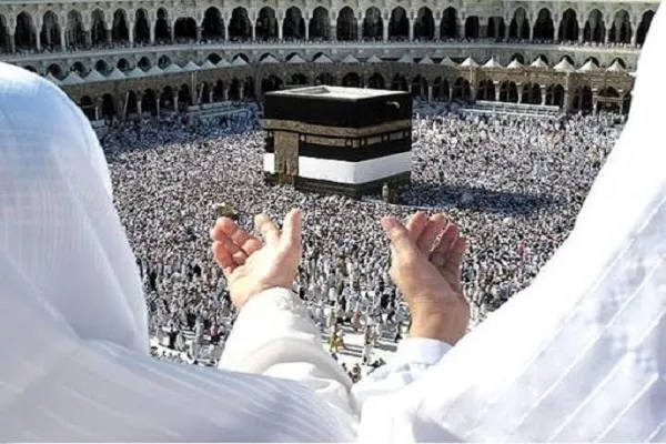 قدرت‌الله چتری، مدیرکل حج و زیارت استان سمنان، بعدازظهر چهارشنبه در گفت‌وگو با خبرنگاران در محل اداره‌کل حج و زیارت استان سمنان، با اشاره به آغاز پیش‌ثبت‌نام حج تمتع ۱۴۰۶ اظهار کرد: بر اساس برنامه‌ریزی سازمان حج و زیارت، در مرحله نخست پیش‌ثبت‌نام، بخشی از