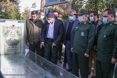 حضور فرمانده سپاه قدس در گلزار شهدای شیراز‎‎