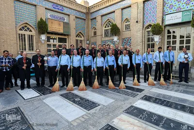 به اهتزاز درآمدن پرچم امامزادگان طاهر و حمزه علیهما السلام 