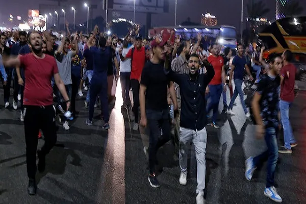 Mısır gösterilerinde 300 gözaltı