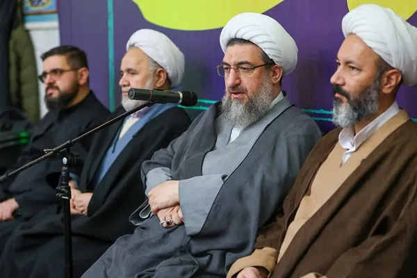 مراسم اعتکاف دانش آموزی در مسجد علی ابن‌‌ابیطالب (ع) گلشهر تبریز