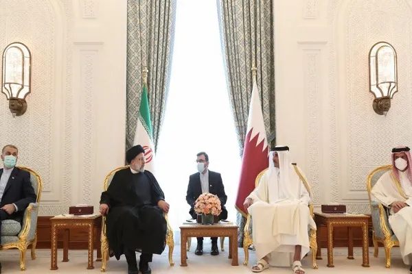 الرئيس الإيراني والأمير القطري يرعيان توقيع 14 وثيقة للتعاون بين البلدين