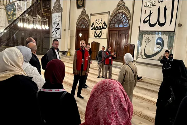 Kosovalı öğrenciler Bursa'da vakıf eserlerini gezdi