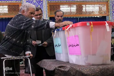 حضور پرشور مردم یزد در پایگاه انقلاب