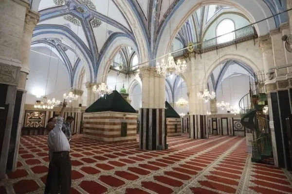 Peneroka zionis menyerang jemaah masjid Ibrahimi Palestin + Klip