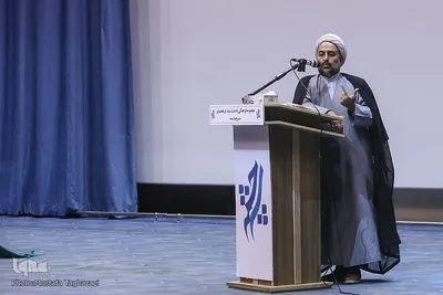 حجت‌الاسلام محمدرضا زائری در آئین رونمایی از پرچم جدید گنبد حرم حضرت زینب(س) و جامع‌ترین سبد ابزار اقامه عزای سیدالشهدا(ع) 