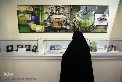مراسم افتتاحیه تالار دستاوردهای هسته‌ای در باغ موزه دفاع مقدس