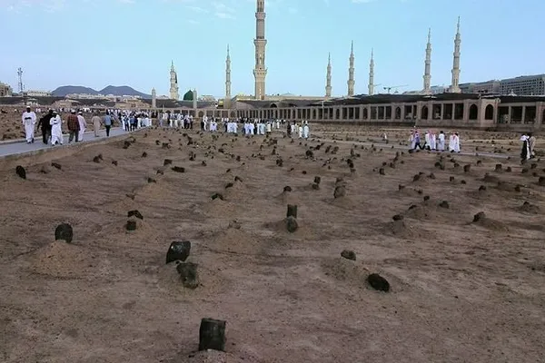 ممانعت زنان از زیارت قدیمی‌ترین مقبره مسلمانان