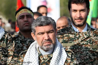 بیژن حسن‌زاده، عضو بسیج شهید تندگویان وزارت نفت، 51 سال سن دارد و می‌گوید بسیج یعنی لشکر مخلص خدا.