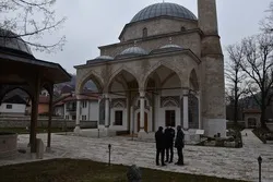 Bewaffneter Angriff auf eine Moschee in Sarajevo