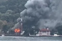 Incendie dans une mosquée historique d'Istanbul