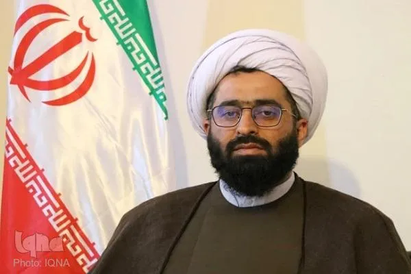 قاری و عالم بی‌عمل آفت‌های دین هستند