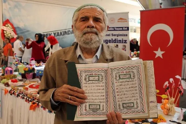 Alzheimer hastalığına rağmen Kur’an-ı Kerim yazdı